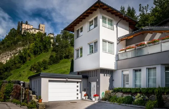 施洛斯-維森施坦-大街公寓