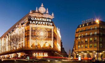 Villathena Paris