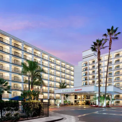 Fairfield Anaheim Resort Hotels near Disneyland Park California
