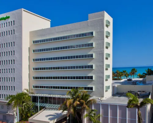 Holiday Inn MIAMI BEACH-OCEANFRONT by IHG Hotels near Mid-Beach