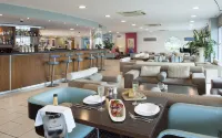 Captain's Club Hotel & Spa Hotels in Christchurch