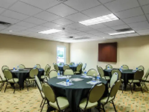 範布倫-福特史密斯舒適套房酒店 克勞福德縣酒店