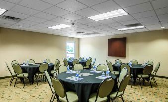 Comfort Inn and Suites Van Buren - Fort Smith