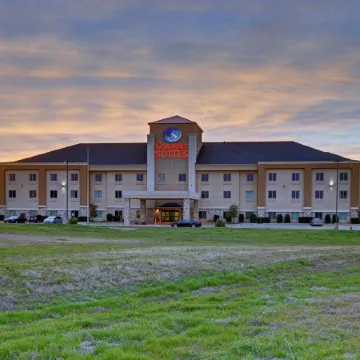 Quality Suites Near Cedar Creek Lake
