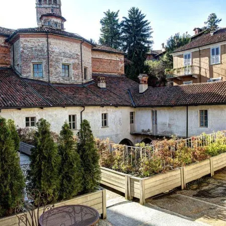 Hotel San Giovanni Resort Отели в г. Салуццо