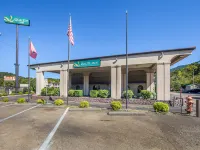 Howard Johnson by Wyndham Chattanooga Lookout Mountain I-24 Hotels near Ruby Falls