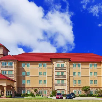 La Quinta Inn & Suites by Wyndham Allen at the Village