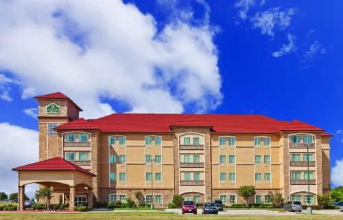 La Quinta Inn & Suites by Wyndham Allen at the Village Hotels in Allen