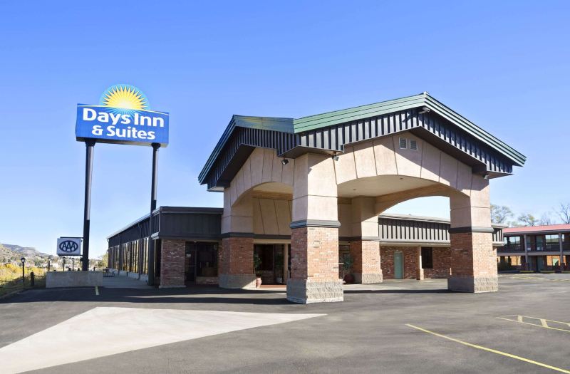 trinidad colorado hotels with jacuzzi in room