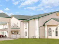 Super 8 by Wyndham Morden Hoteles en Morden