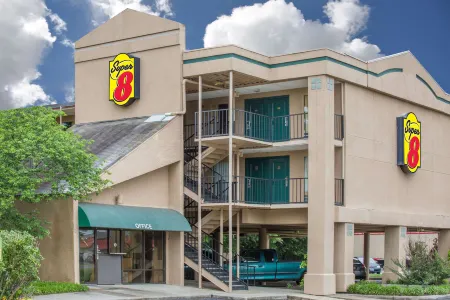 Super Inn Williamsburg Отели в г. Lightfoot