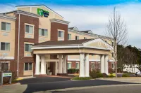 Holiday Inn Express & Suites Southern Pines-Pinehurst Area