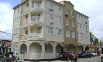 Caribbean Hotel Cayes