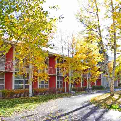 Aspen Meadows Resort Hotel Exterior