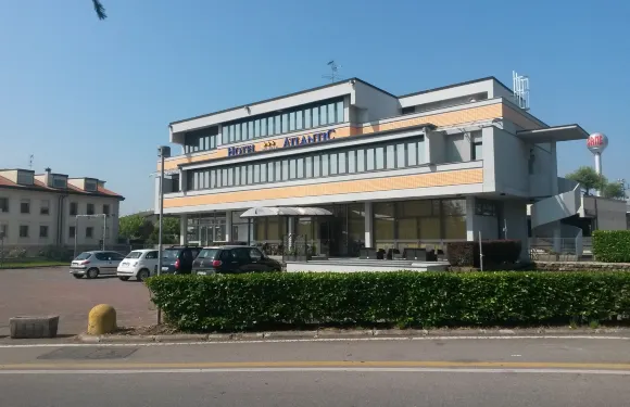 莫布爾大西洋酒店