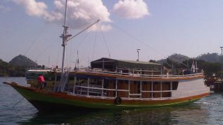 komodo-cruise-boat