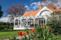 Anglesea House Inn Hotels in Renwick