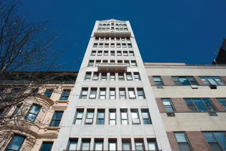 La Quinta by Wyndham New York City Central Park Отели рядом с достопримечательностью «The Langham»