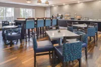 La Quinta Inn & Suites by Wyndham Atlanta South - Newnan - breakfast
