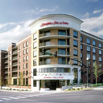 Hampton Inn & Suites Nashville-Downtown Отели рядом с достопримечательностью «Музей Пэтси Клайн»