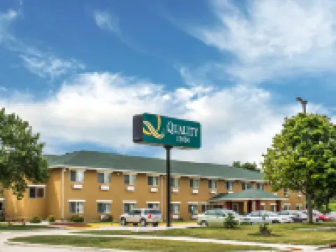 Quality Inn Hotels in Manitowoc