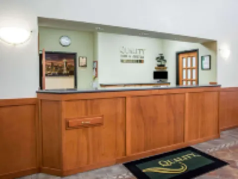 Quality Inn & Suites Federal Way - Seattle Hotels in Federal Way