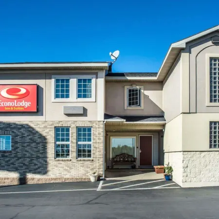 Econo Lodge Inn & Suites North Syracuse Airport