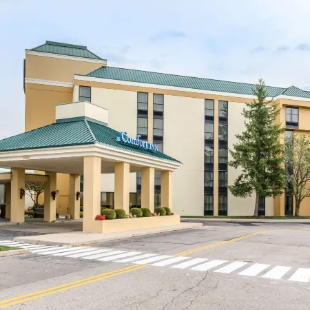 Comfort Inn & Suites Piqua-Near Troy-I75