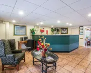 Econo Lodge Inn & Suites Columbus Near Fort Benning