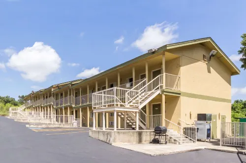 Home Suites Hill Country
