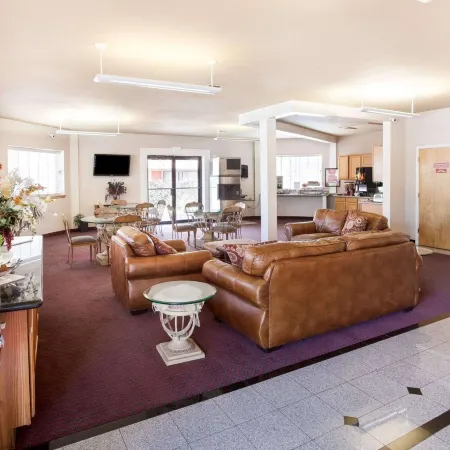 University Inn & Suites