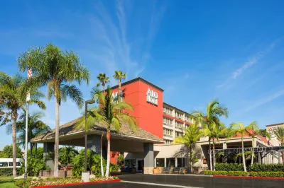 Alo Hotel by Ayres, Orange Các khách sạn gần Hilbert Museum of California Art