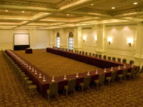 サフィ ロイヤル ラグジュアリー セントロ モンテレーのホテル