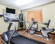 Quality Inn & Suites Davenport Near I-80 - Gym