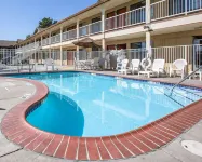 Quality Inn & Suites Woodland - Sacramento Airport - Pools