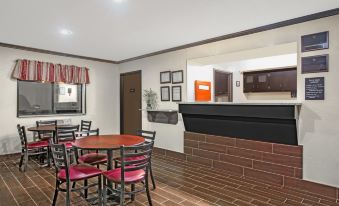 Super 8 by Wyndham Douglas