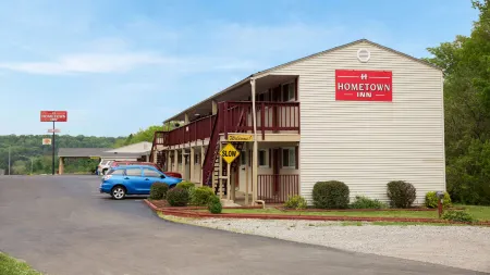 Hometown Inn Athens Отели в г. Атенс