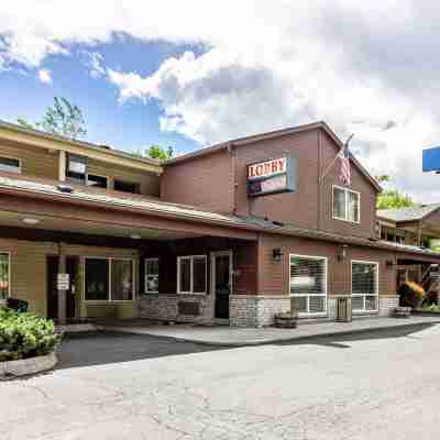Motel 6 Yakima, WA - Downtown Hotel Exterior