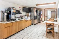 Super 8 by Wyndham Hannibal Hotels in Hannibal
