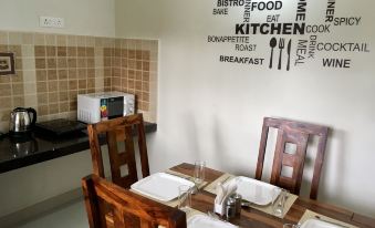 Monarch Suites