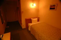 Business Hotel Shinbashi (Miyagi) 가미 초 호텔