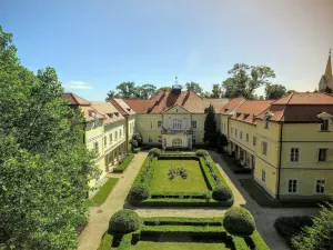Szidónia Castle