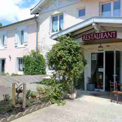 Logis Hôtel le Clos Pité Hotel Exterior