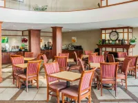 Quality Inn Castleton Hotels near Holliday Park