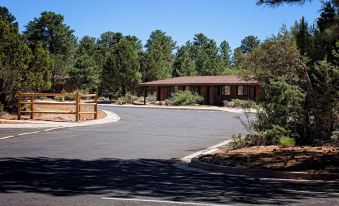 Yavapai Lodge