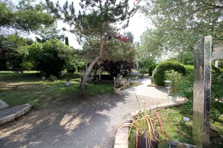 Auberge des Pins Отели в г. Фейанс