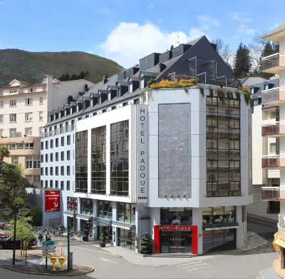 Hôtel Padoue Hotel dekat Musee Sainte Bernadette