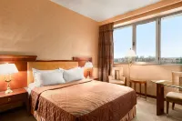 Ramada Plaza by Wyndham Gence