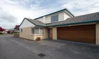 Palm Court Motor Inn Hotels in Rotorua