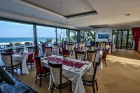 Canelands Beach Club Hotels in Shaka's Rock